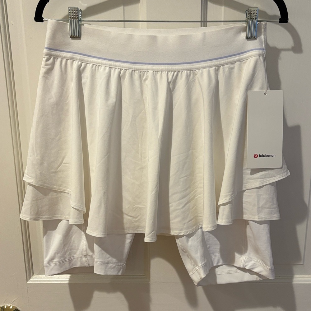 Lululemon white Court Rival Skirt Size 8